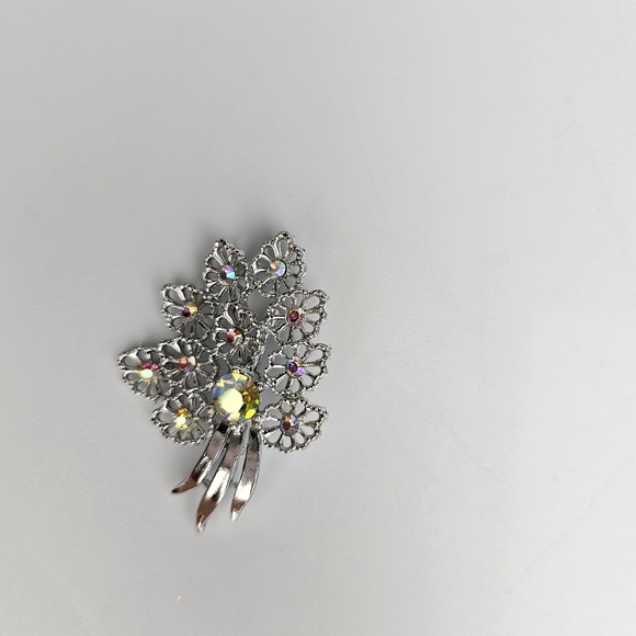 Vintage Costume Silver Tone Aurora Borealis Rhinestone Bridal Brooch - Picture 8 of 9